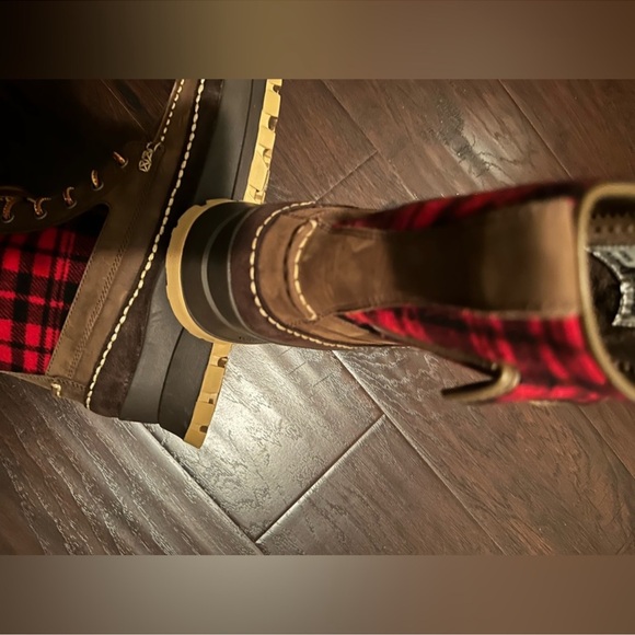 🥷🏿🥷🏿🥷🏿Polo Ralph Lauren Polo Country leather and Buffalo plaid boots.Brand new! - Picture 3 of 6